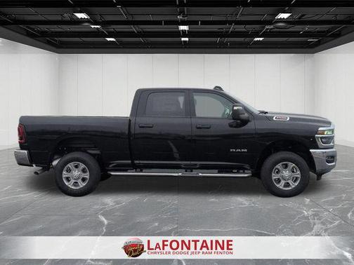 Diamond Black Crystal Pearlcoat 2026 RAM 2500 Big Horn Crew Cab 4x4 6'4' Box