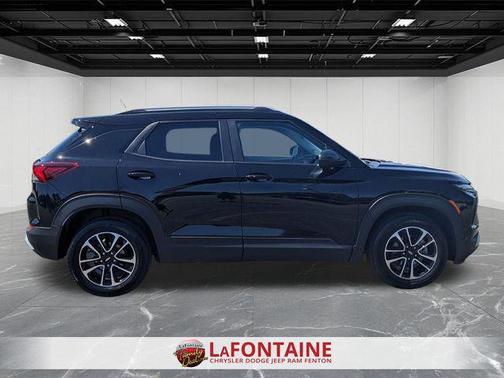 Black Metallic 2025 Chevrolet Trailblazer LT