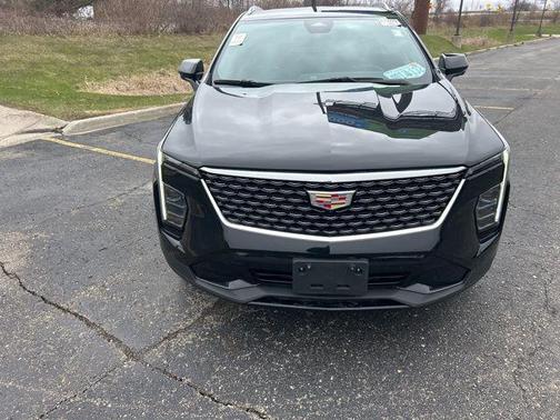 Black Metallic 2025 Cadillac XT4 Premium Luxury