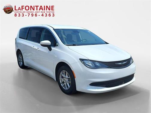 2023 Chrysler Voyager LX