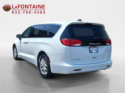 2023 Chrysler Voyager LX