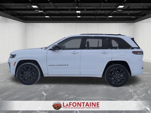 Bright White Clearcoat 2026 Jeep Grand Cherokee Limited