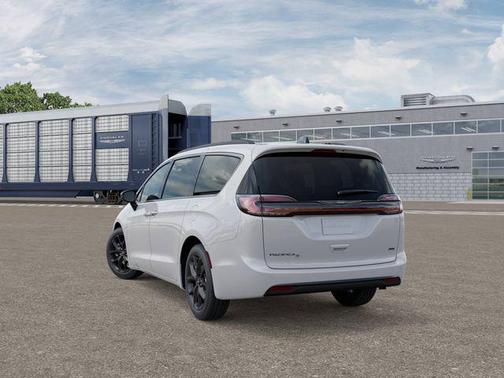 Bright White Clearcoat 2026 Chrysler Pacifica L