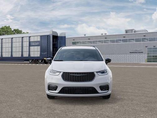 Bright White Clearcoat 2026 Chrysler Pacifica L