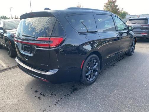 2022 Chrysler Pacifica Limited