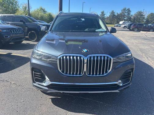 Gray Metallic 2022 BMW X7 xDrive40i