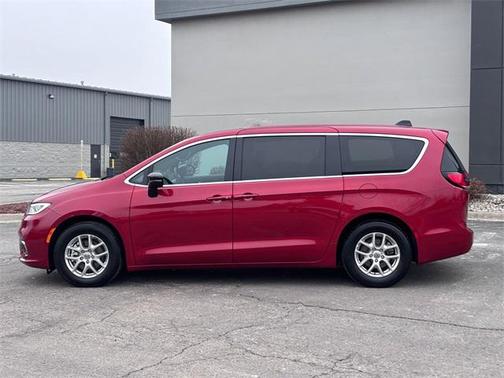 2025 Chrysler Pacifica L