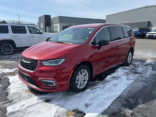 2025 Chrysler Pacifica L