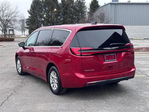 2025 Chrysler Pacifica L