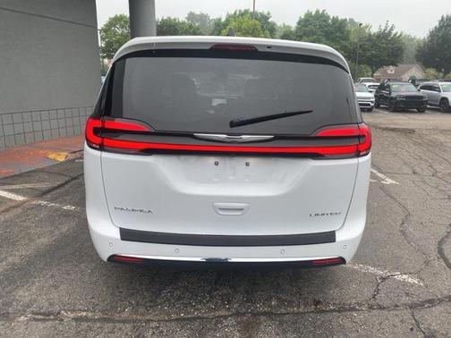 2024 Chrysler Pacifica Limited