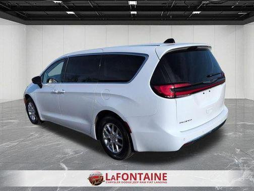 Bright White Clearcoat 2024 Chrysler Pacifica Touring L