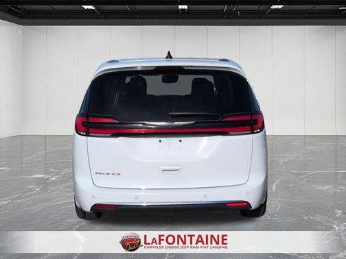 Bright White Clearcoat 2024 Chrysler Pacifica Touring L
