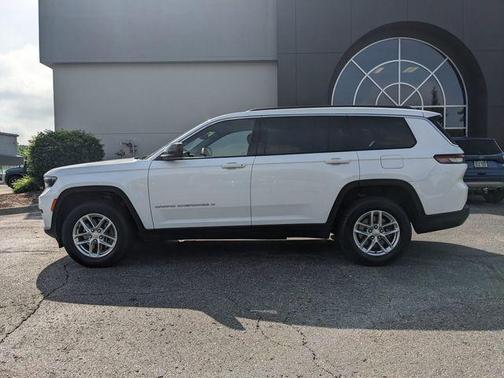 Bright White Clearcoat 2024 Jeep Grand Cherokee L Laredo