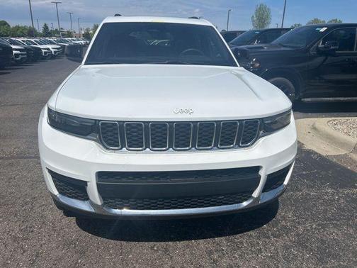 Bright White Clearcoat 2024 Jeep Grand Cherokee L Laredo