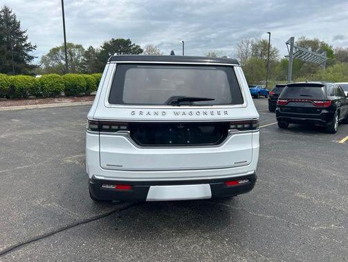 Bright White Clearcoat 2022 Jeep Grand Wagoneer Series III 4x4