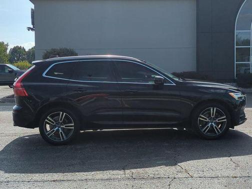 Onyx Black Metallic 2018 Volvo XC60 T6 Momentum