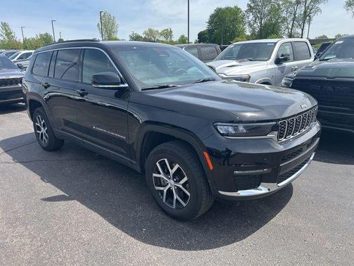 Diamond Black Crystal Pearlcoat 2024 Jeep Grand Cherokee L Limited
