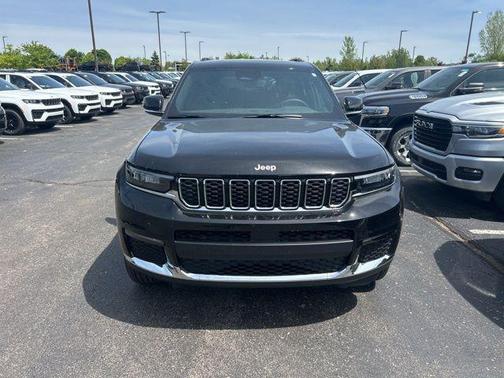 Diamond Black Crystal Pearlcoat 2024 Jeep Grand Cherokee L Limited