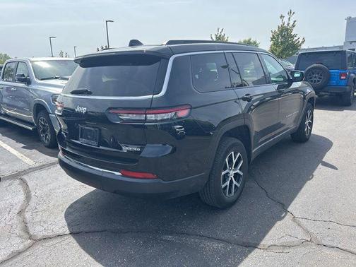 Diamond Black Crystal Pearlcoat 2024 Jeep Grand Cherokee L Limited