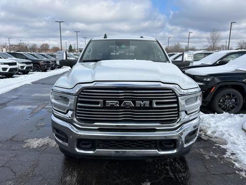 2023 RAM 3500 Laramie Crew Cab 4x4 6'4' Box