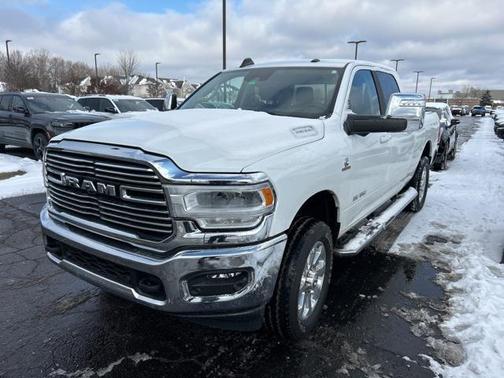 2023 RAM 3500 Laramie Crew Cab 4x4 6'4' Box