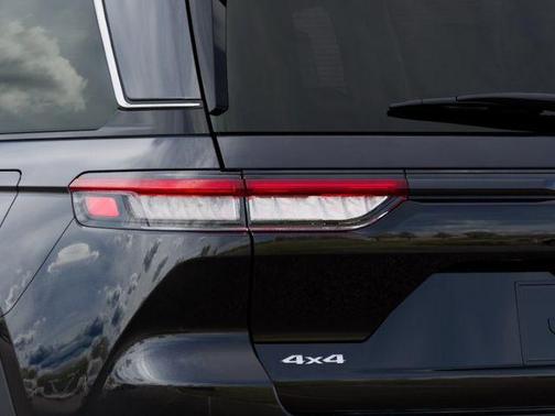 Diamond Black Crystal Pearlcoat 2026 Jeep Grand Cherokee Limited