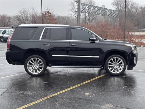 2020 Cadillac Escalade Luxury