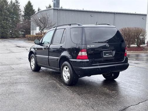 2001 Mercedes-Benz M-Class ML 320