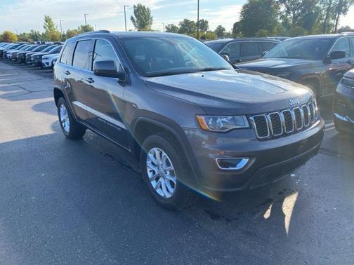 2021 Jeep Grand Cherokee Laredo