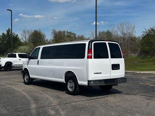 Summit White 2025 Chevrolet Express 3500 RWD 3500 Extended Wheelbase LT