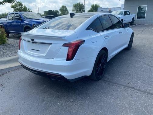 2022 Cadillac CT5 Premium Luxury RWD