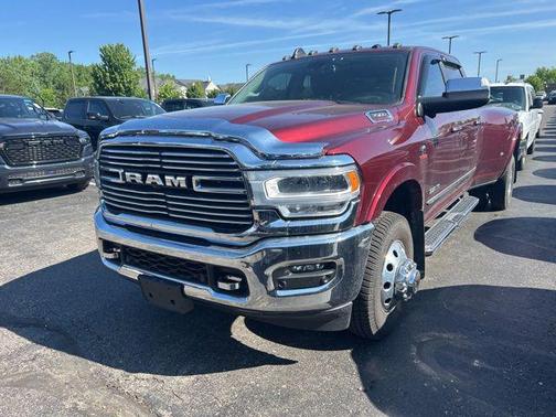 Delmonico Red Pearlcoat 2020 RAM 3500 Laramie Crew Cab 4x4 8' Box