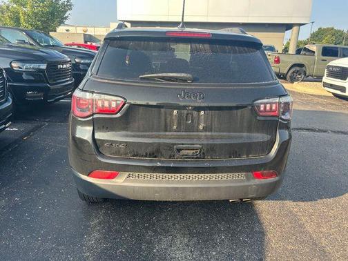 Diamond Black 2022 Jeep Compass Latitude