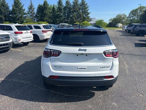Bright White Clearcoat 2024 Jeep Compass Limited
