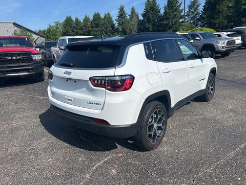 Bright White Clearcoat 2024 Jeep Compass Limited