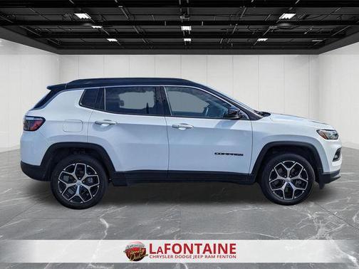 Bright White Clearcoat 2024 Jeep Compass Limited