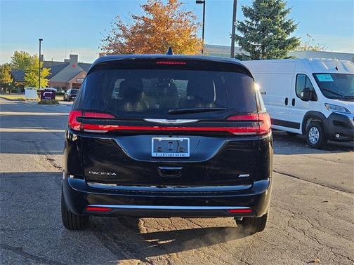 2026 Chrysler Pacifica L