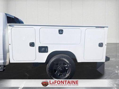 Bright White Clearcoat 2026 RAM 2500 Tradesman Regular Cab 4x4 8' Box