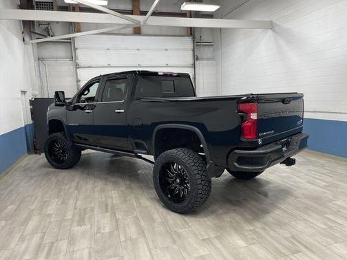 2022 Chevrolet Silverado 2500 High Country