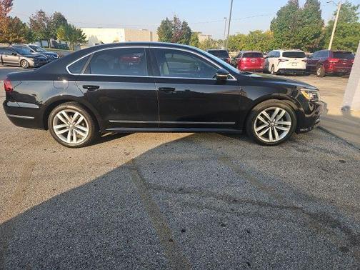 2017 Volkswagen Passat 1.8T SE w/Technology