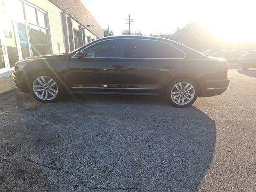 2017 Volkswagen Passat 1.8T SE w/Technology