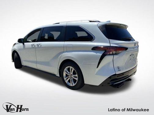2022 Toyota Sienna Platinum 7 Passenger