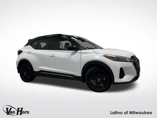 2021 Nissan Kicks SR
