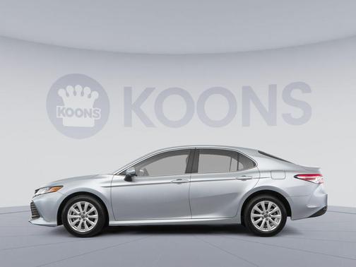 Celestial Silver Metallic 2018 Toyota Camry LE