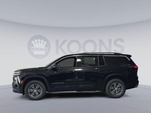 Mosaic Black Metallic 2026 Chevrolet Traverse LT
