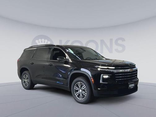 Mosaic Black Metallic 2026 Chevrolet Traverse LT