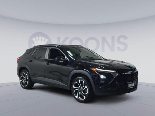 Mosaic Black Metallic 2026 Chevrolet Trax FWD 2RS