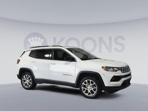 2022 Jeep Compass Latitude Lux