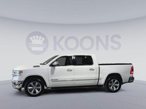 Ivory White Tri-Coat Pearlcoat 2022 RAM 1500 Limited