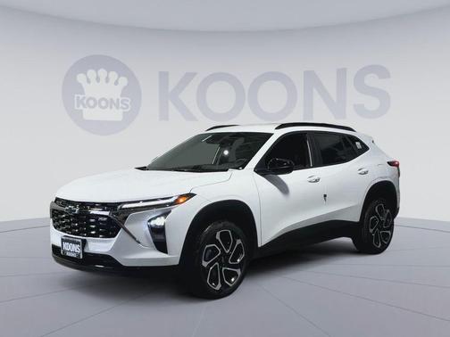 Summit White 2026 Chevrolet Trax FWD 2RS